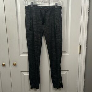 Kensie jogger. Black. Size S.